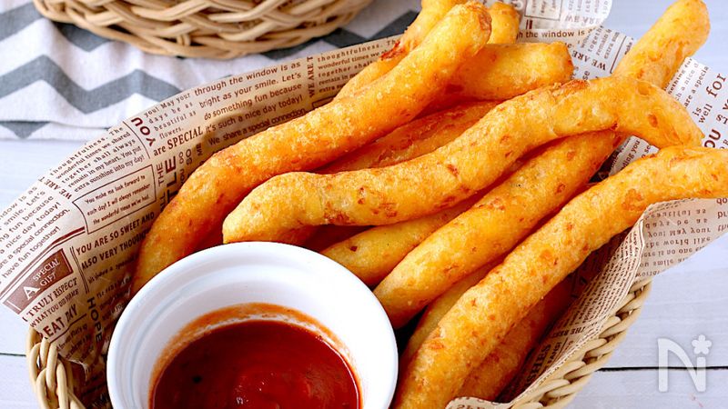 屋台風カリッもちっポテト♡フライパンまで10分で簡単！ | レシピ