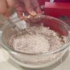 レンチン2分！【チョコ風蒸しパン】の工程1