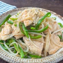 しっとり柔らか♪【鶏むね肉ともやしのうま塩炒め】