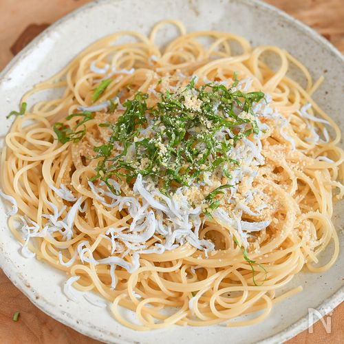 ゆでたパスタに和えるだけ！しらすと大葉のパスタ