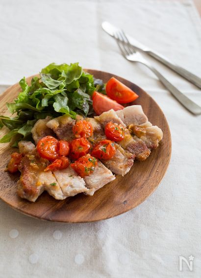 ポークステーキ ガーリックバタートマトソース