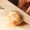 不揃いだから美味しい！【新じゃがフライドポテト】の工程1