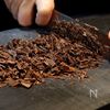 板チョコ溶かして、混ぜて冷やすだけ【チョコサラミ】の工程1