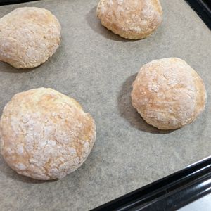 mocoの作ってみた!投稿(《材料たったの2つ!》《誰でも簡単!》速攻作れるお手軽パン)