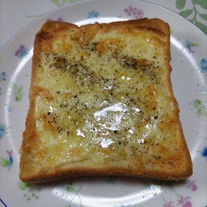KUMIKOの作ってみた!投稿(ハマる！やみつき絶品【はちみつチーズトースト】)