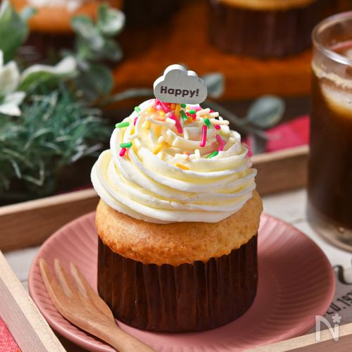 【バタークリームカップケーキ】ホケミで簡単!レトロなおやつ