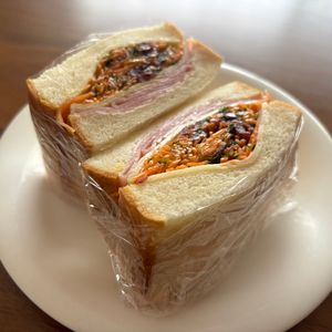 こむぎの作ってみた!投稿(キャロットチーズサンド。ボリューム満点ヘルシー！お弁当にも♪)