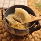 【業務スーパー】もちもち皮が絶品！豚肉水餃子の玉子スープ