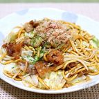 深みのある味「ゲソ天入りソース焼きそば」