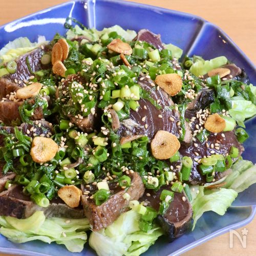 たっぷり薬味と食べるカツオのサラダ