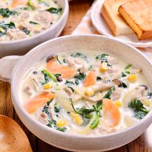 ルウ不要♡牛乳で作る♪『豚肉とほうれん草のクリームシチュー』
