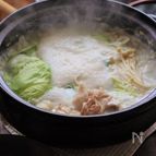 レタスと豚肉の豆乳とろろ鍋