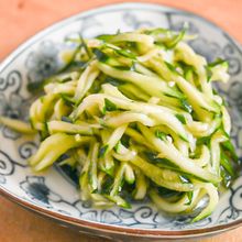 メイン食材はひとつだけ！きゅうりのみそ和え