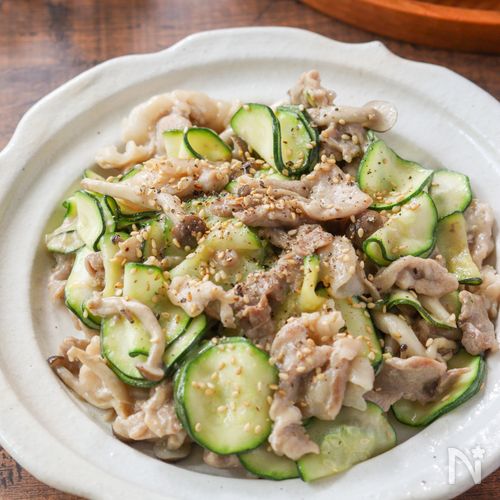 包丁まな板不要!【豚こまズッキーニのバタポンチーズ】