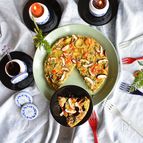 きのこと根菜満載スペイン風オムレツ
　　　バルサミコソース添