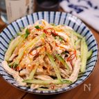 鶏むね肉ときゅうりとクラゲのピリ辛ごまドレサラダ♪