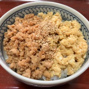 りんごの作ってみた!投稿(5分で絶品!【王道の鶏そぼろ丼】簡単・混ぜるだけ♡)