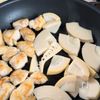 【調味料は白だしだけ！】ささみとタケノコの白だしバター炒めの工程1