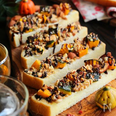 ハロウィンの簡単おやつに！かぼちゃとナッツのチョコスティック