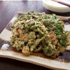 少ない油でも確実に美味しい♪春菊と桜えびのかき揚げ