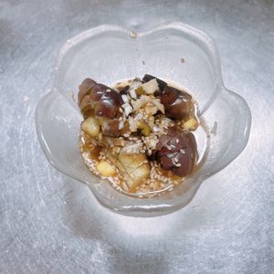 ちるの作ってみた!投稿(〖蛇腹ナスの香味漬け〗悪魔的なやみつきダレでご飯が進む〜♪)