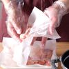 鍋で煮るだけ【体にやさしい手羽元の参鶏湯】の下準備