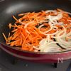 ほうれん草と春雨の【肉味噌炒め】の工程2