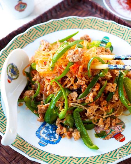 【春雨戻し不要】ワンパンで炒めるだけ！！ピーマン麻婆春雨