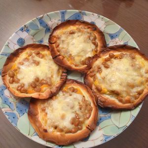 たりおの作ってみた!投稿(パリッと食べる「納豆マヨマスタードピザ」)