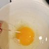 『火を使わないごはん』生ハムとアボカドのレンチン温卵乗せ丼の工程1