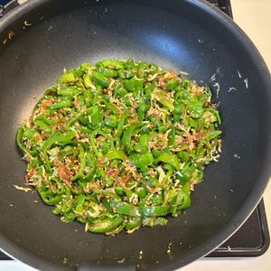とーるじーじの作ってみた!投稿(ごはんのお供に最適！！『ピーマンとしらすのおかか炒め』)