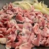 簡単なのにコク深い♪【豚こまのケチャップ照り焼き】の工程2