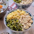 あっという間に完成！『鶏そぼろと高菜の三色丼』
