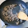 『小松菜と厚揚げの味噌そぼろ炒め』ごはんに合う!の工程3