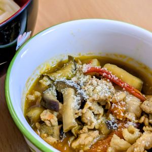 まゆのの作ってみた!投稿(さっぱり旨うま♪ナスとトマトのカレーつけうどん)