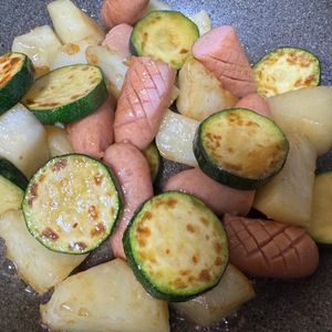 ほっぺすりすりの作ってみた!投稿(ズッキーニと新じゃがのバター醤油ソテー【作り置き】)