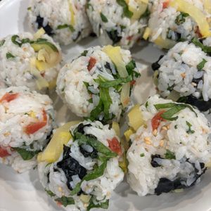 843565の作ってみた!投稿(梅とちりめんじゃこの《ごま油香る♡和風チュモッパ》)