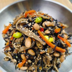 もんぶらん°・*:.。.☆の作ってみた!投稿(塩昆布と胡麻で絶品《大豆とひじきの煮物》)