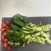 レンジで3分！【小松菜とミニトマトのごまマヨおかかサラダ】の工程1