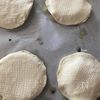 簡単おしゃれおつまみ！新玉ねぎのタルトタタン　バルサミコ風味の工程3