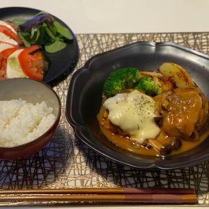 Izumiの作ってみた!投稿(【こだわり煮込みハンバーグ】愛されおかず♡彼に作ってあげたい)