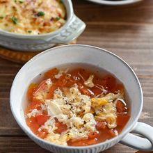 メイン食材2つだけ！トマトと卵のスープ