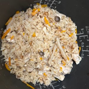 まぁちゃんの作ってみた!投稿(【鶏肉ときのこの炊き込みご飯】最高峰の美味しさ☆うま味♬)