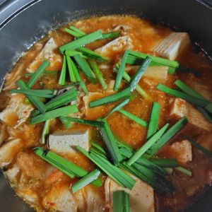 646469の作ってみた!投稿(【豆腐とえのきのチゲスープ】辛うま♡節約満足スープ！)