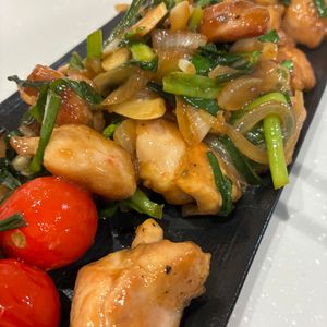 rieの作ってみた!投稿(ワンパン10分！【鶏むね肉とにらの旨ダレ炒め】スタミナ満点♩)