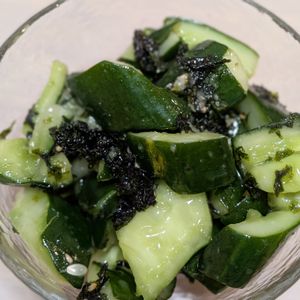 ともの作ってみた!投稿(韓国海苔と塩昆布きゅうり和え)