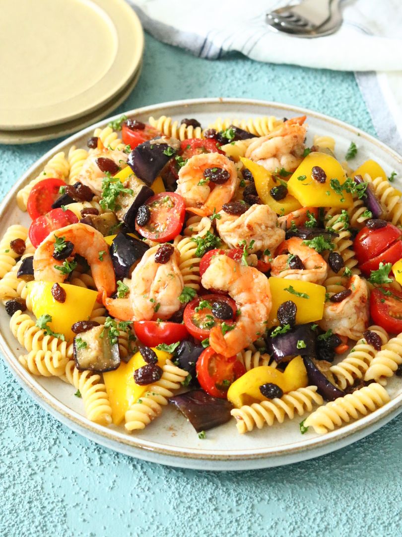 レーズン・夏野菜・エビのスパイシーパスタサラダ | レシピサイトNadia