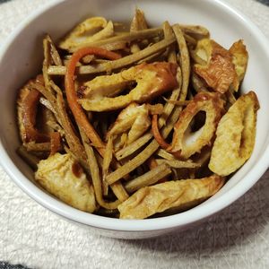 M＊Pの作ってみた!投稿(ちくわ入り♪ごぼうとにんじんのカレーきんぴら)