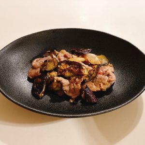 りんの作ってみた!投稿(行列の定食屋さんの🍚豚バラなすと白ねぎの焦がし味噌炒め🤩)