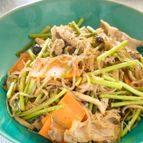 豚肉とニンニクの芽と糸こんにゃくのオイスターソース炒め
